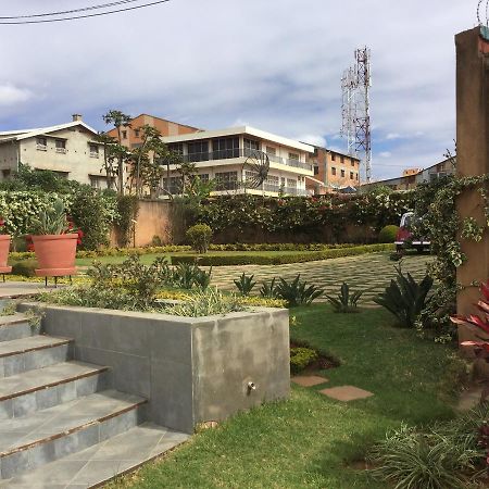 Sahamalaza Acomodação com café da manhã Ivato  Exterior foto