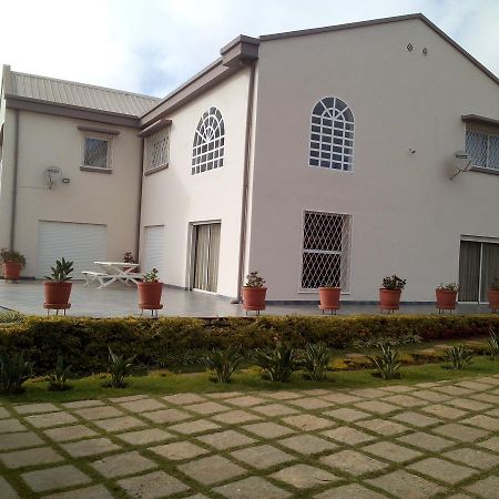 Sahamalaza Acomodação com café da manhã Ivato  Exterior foto