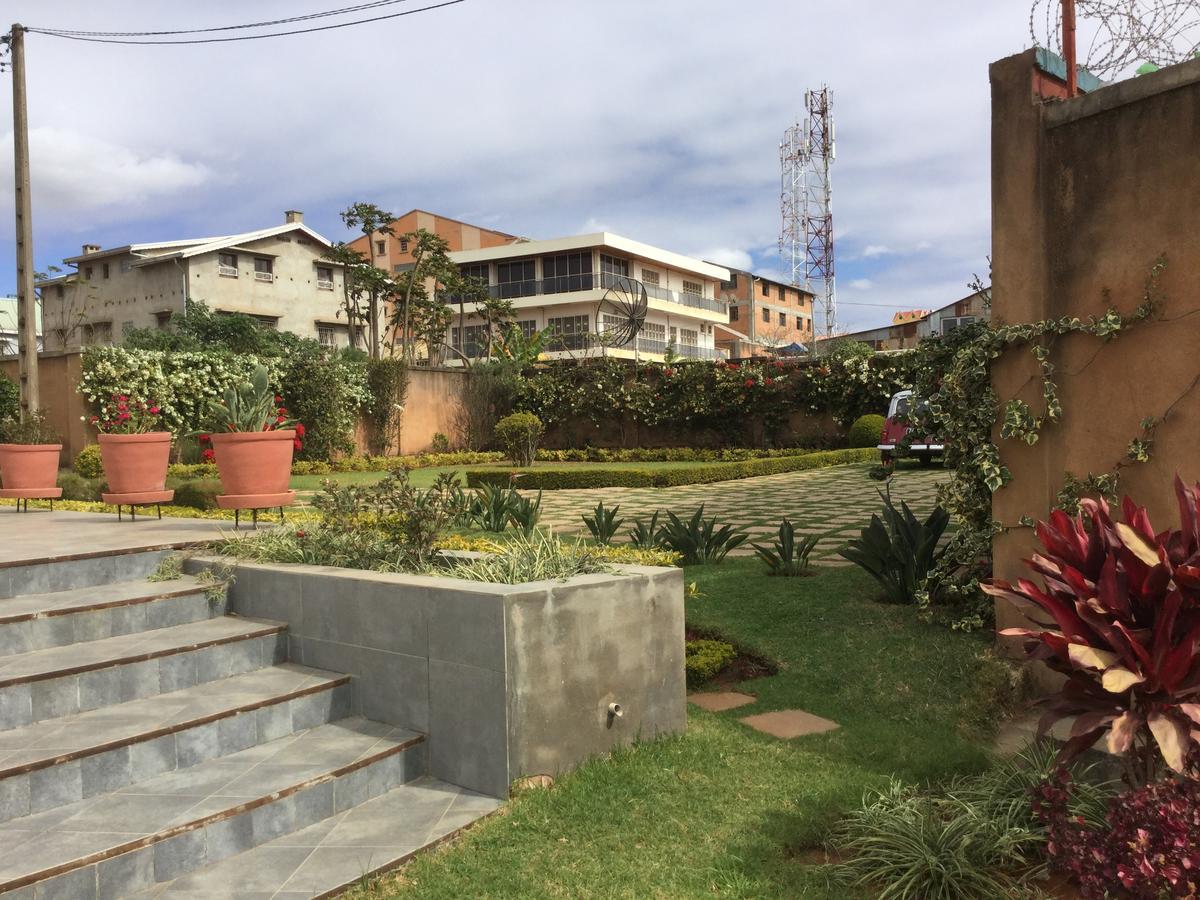 Sahamalaza Acomodação com café da manhã Ivato  Exterior foto