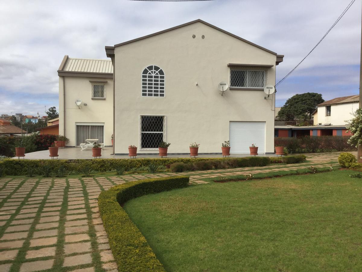 Sahamalaza Acomodação com café da manhã Ivato  Exterior foto