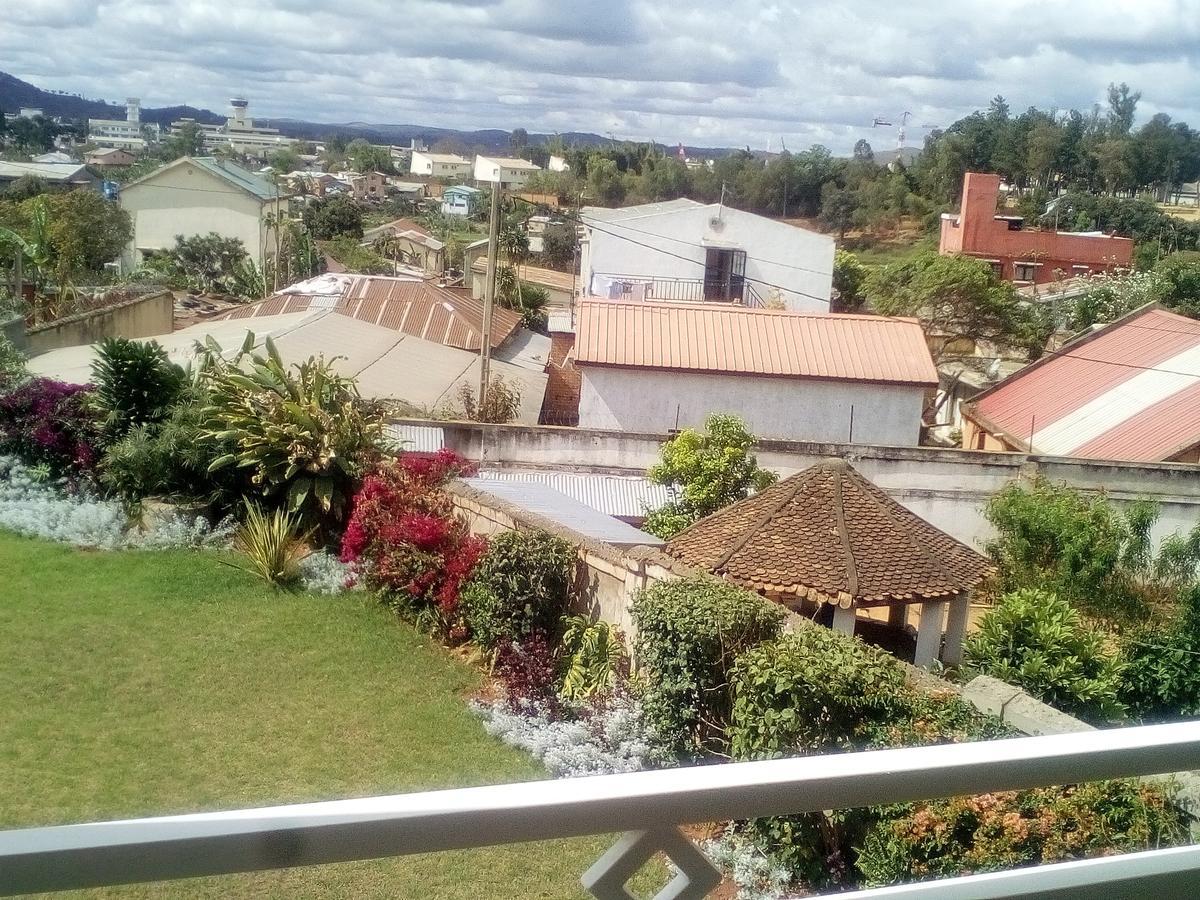 Sahamalaza Acomodação com café da manhã Ivato  Exterior foto