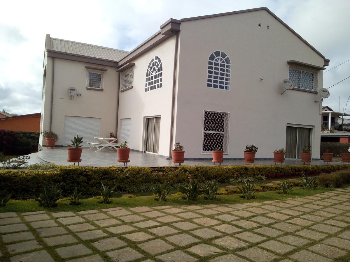 Sahamalaza Acomodação com café da manhã Ivato  Exterior foto